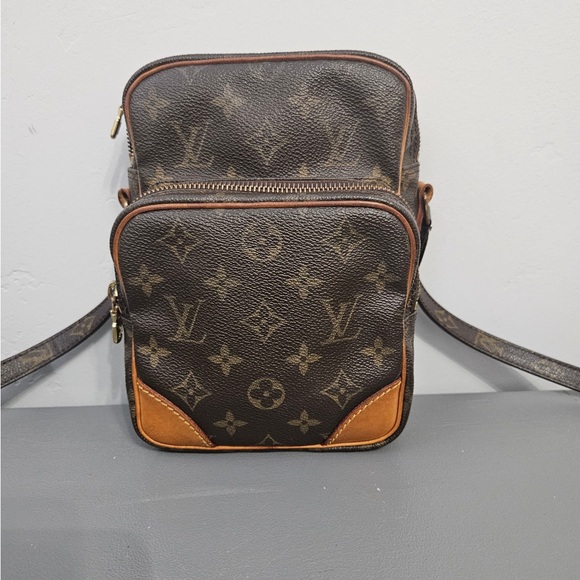 Authentic Louis Vuitton Amazon Monogram Crossbody Bag - Picture 2 of 10